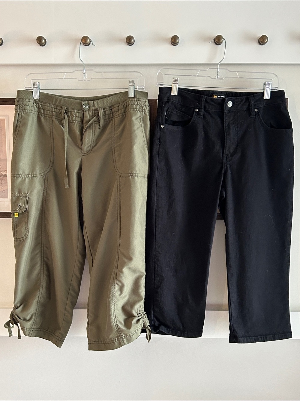 Two pairs Women’s cut off capris Green Made for life and Black Lee Relaxed Fit